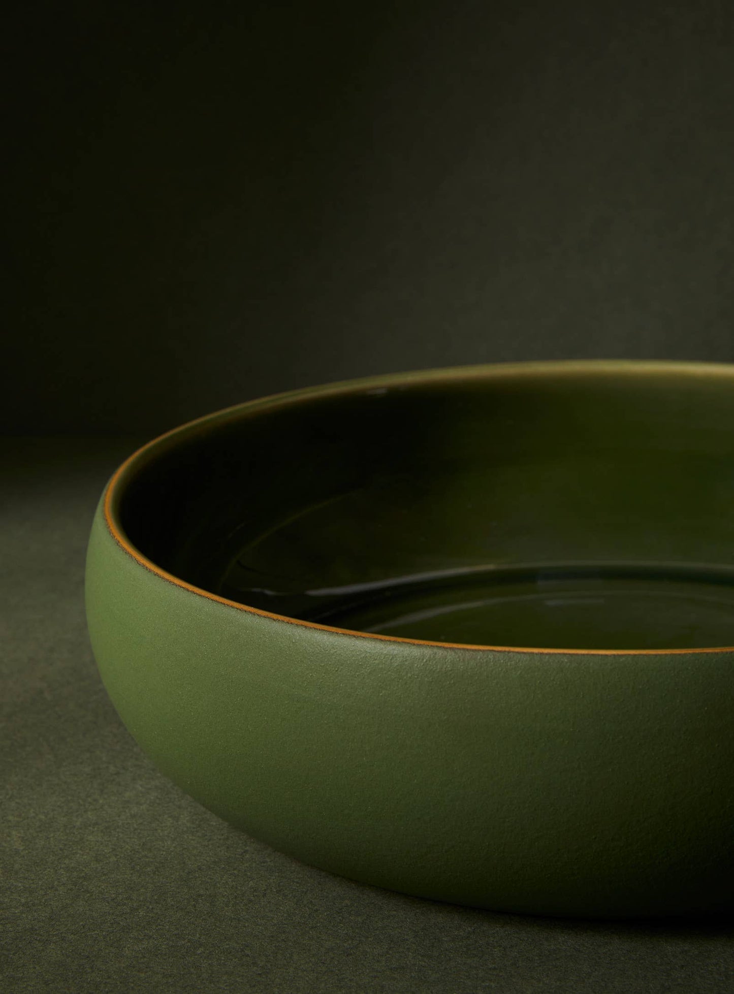 Shallow Serving Bowl | EWA 60 oz | By GHARYAN Stoneware