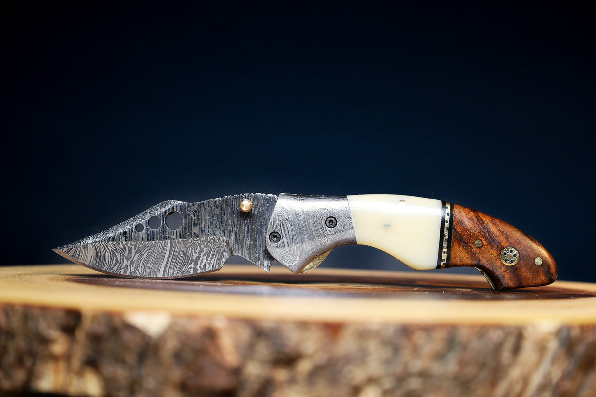 Desert Camel - Pocket Knife | Damascus Steel