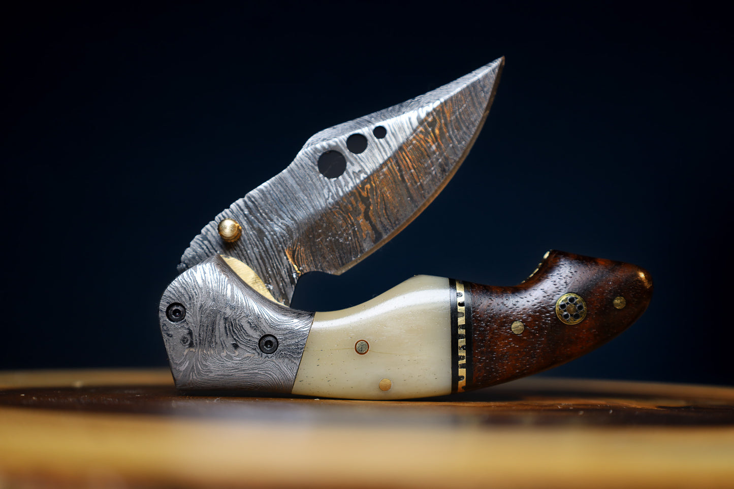 Desert Camel - Pocket Knife | Damascus Steel