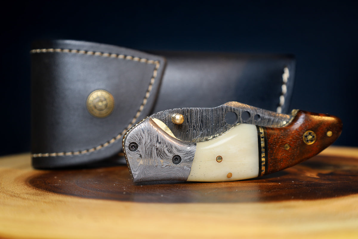 Desert Camel - Pocket Knife | Damascus Steel