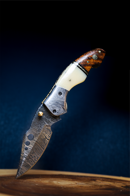 Desert Camel - Pocket Knife | Damascus Steel